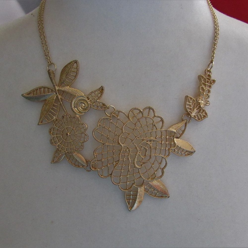 Gold Tone Statement Necklace  18"